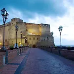 Nadyle House